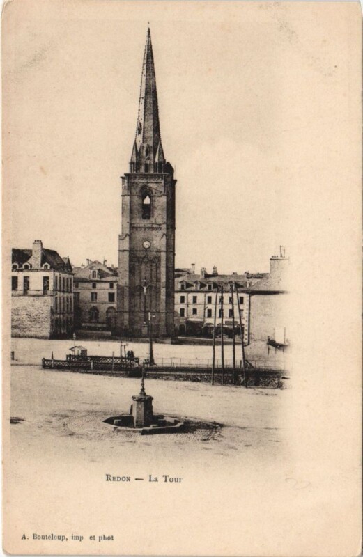 Carte postale ancienne Redon La Tour à Redon