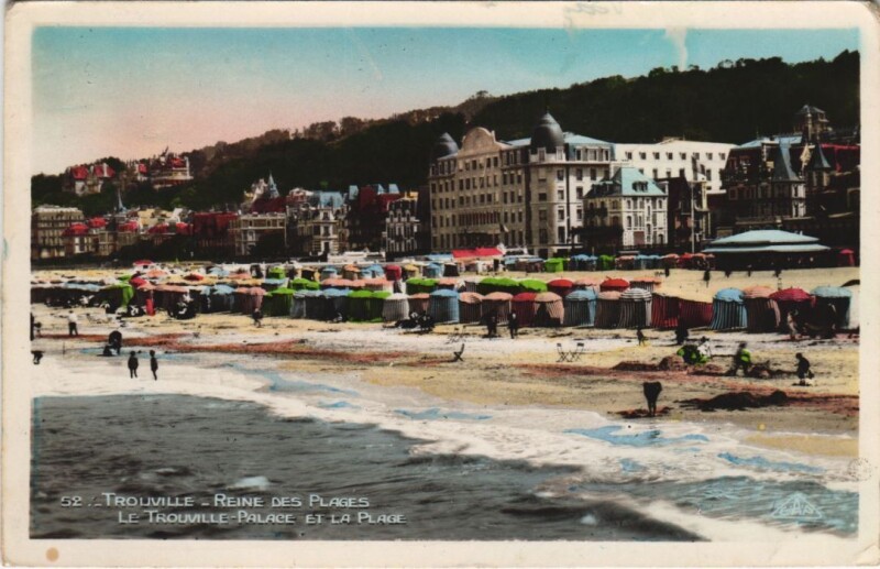 Carte postale ancienne Trouville Palace et la Plage
