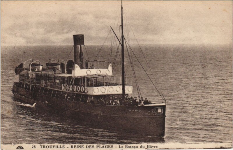 Carte postale ancienne Trouville Le Bateau du Havre