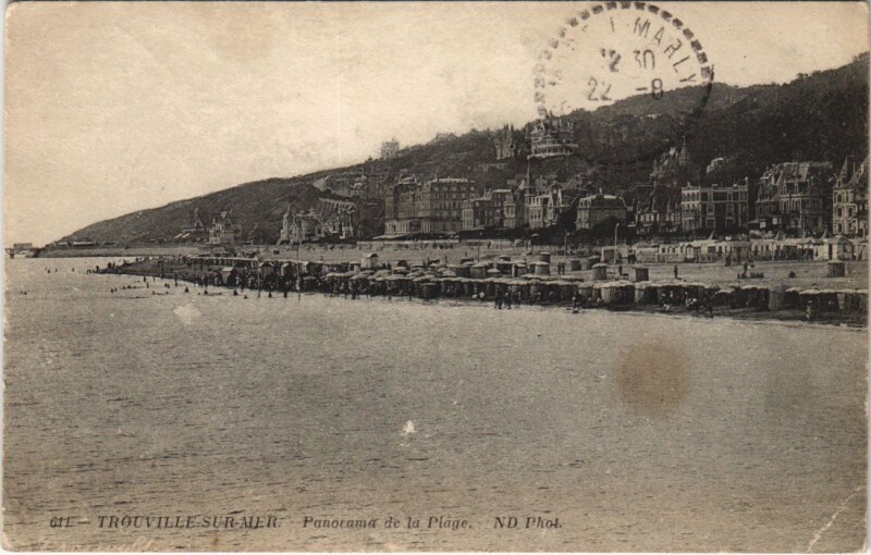 Carte postale ancienne Trouville Panorama de la Plage