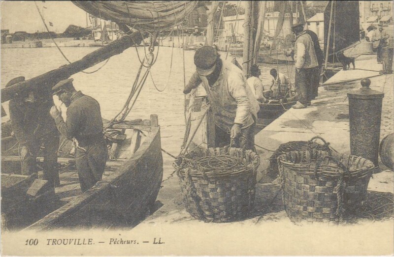 Carte postale ancienne Trouville Pecheurs