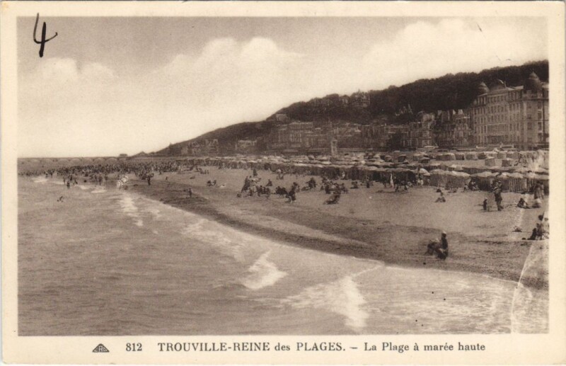 Carte postale ancienne Trouville La Plage a maree haute