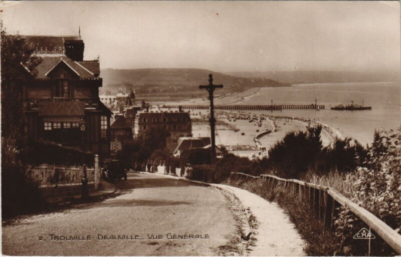 Carte postale ancienne Trouville vue generale