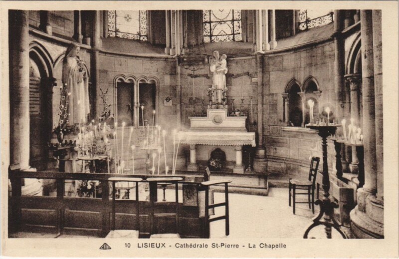 Carte postale ancienne Lisieux Cathedrale Saint-Pierre , La Chapelle à Lisieux