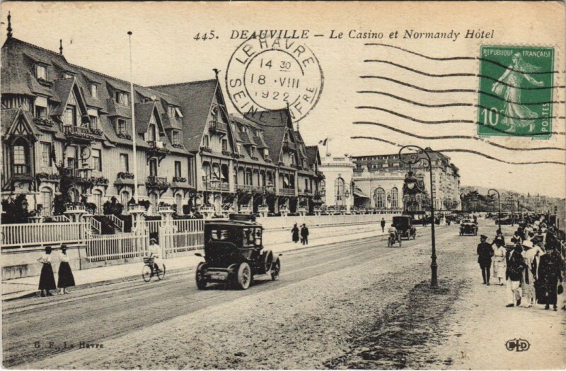 Carte postale ancienne Deauville Le Casino et Normandy Hotel à Deauville