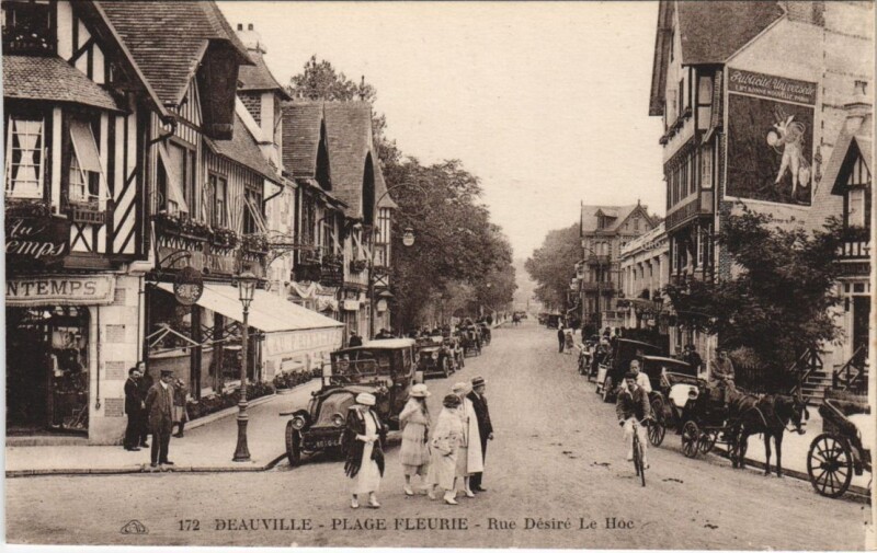Carte postale ancienne Deauville Rue Desire le Hoc à Deauville