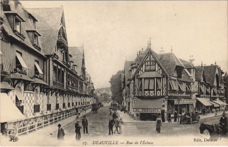 Carte postale ancienne Deauville Rue de l'Ecluse à Deauville