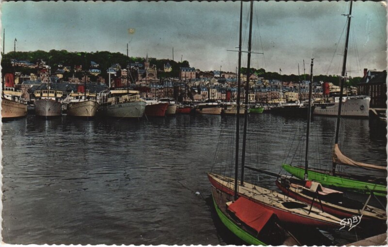 Carte postale ancienne Deauville Le Bassin des Yachts à Deauville