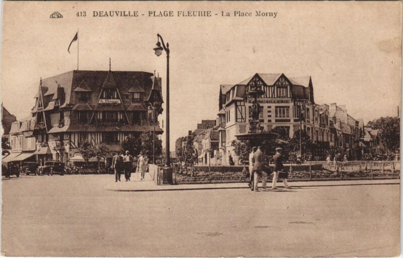 Carte postale ancienne Deauville Place Morny à Deauville