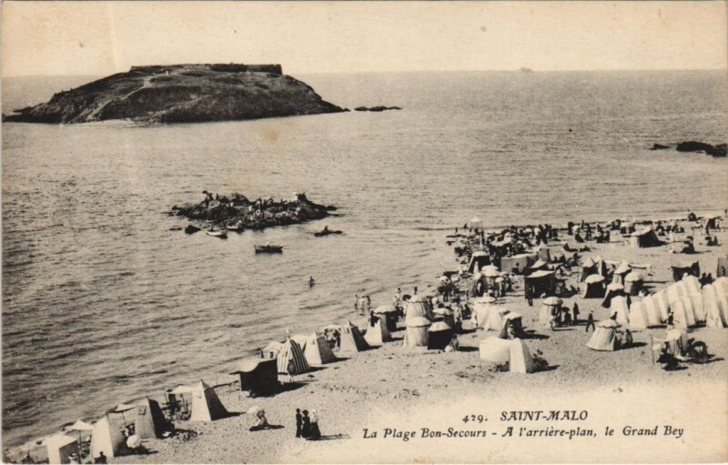 Carte postale ancienne Saint Malo La Plage Bon Secours à Saint-Malo