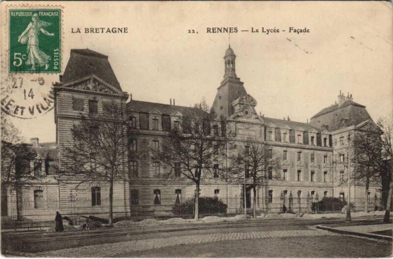 Carte postale ancienne Rennes Le Lycee à Rennes