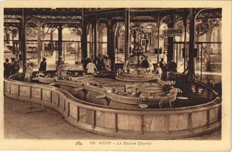 Carte postale ancienne Vichy La Source Chomel France à Vichy