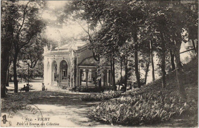 Carte postale ancienne Vichy Parc et Source des Celestins France à Vichy