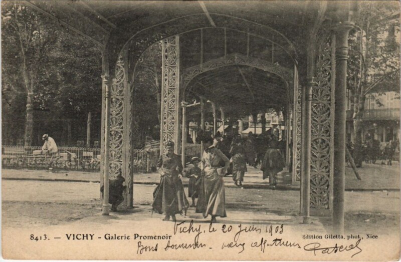 Carte postale ancienne Vichy Galerie Promenoir France à Vichy