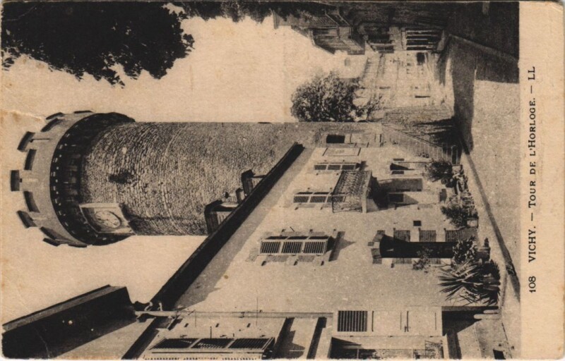 Carte postale ancienne Vichy Tour de l'Horloge France à Vichy