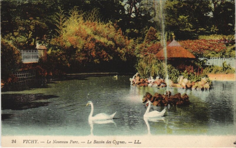 Carte postale ancienne Vichy Le Nouveau Parc France à Vichy