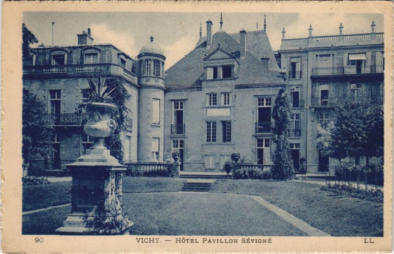 Carte postale ancienne Vichy Hotel Pavillon Sevigne France à Vichy