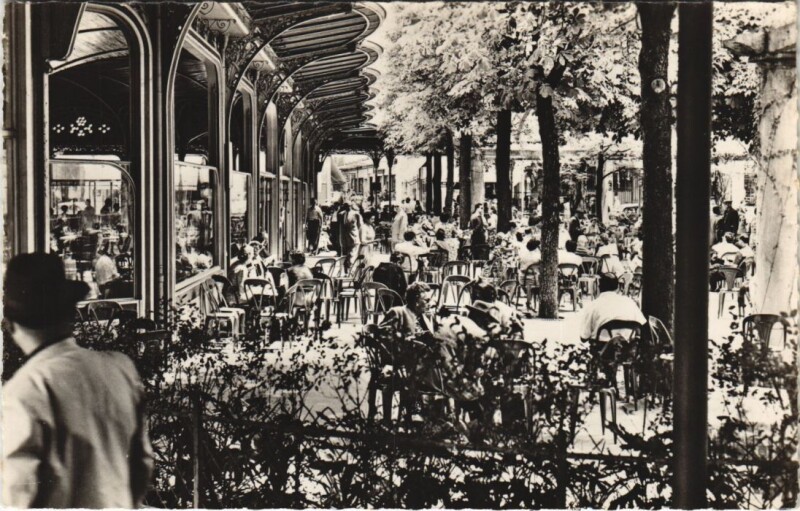 Carte postale ancienne Vichy Pergola des Sources France à Vichy