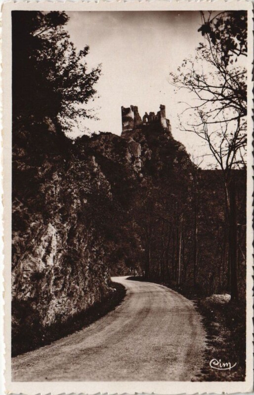 Carte postale ancienne Ruines du Chateau Rocher