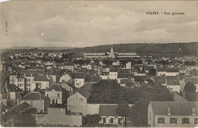 Carte postale ancienne Vichy vue generale à Vichy