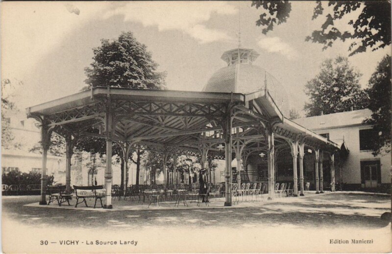 Carte postale ancienne Vichy Source Lardy à Vichy