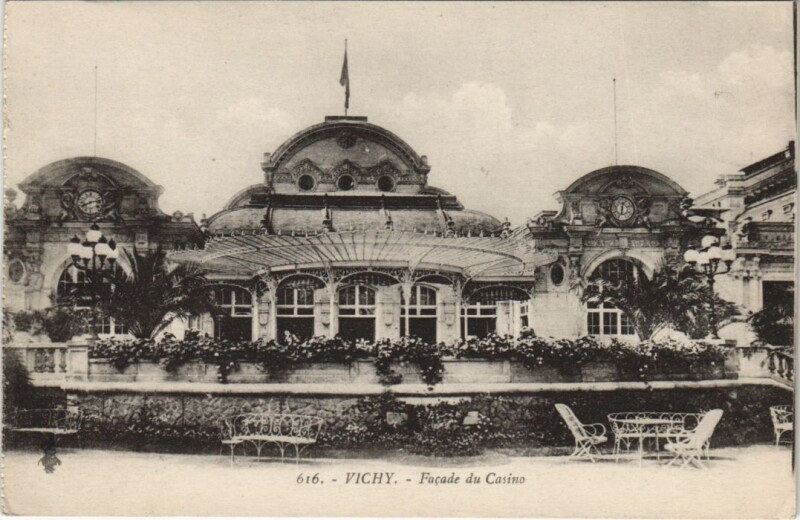 Carte postale ancienne Vichy Facade du Casino à Vichy