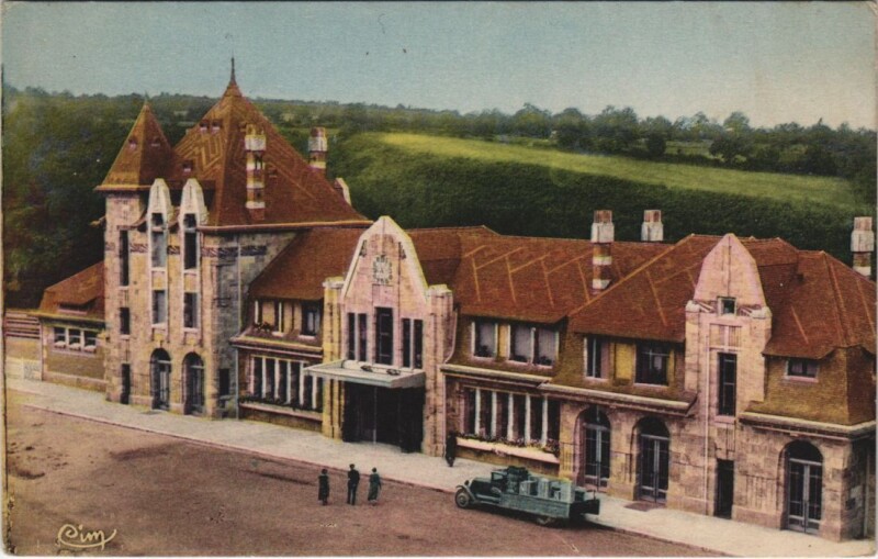 Carte postale ancienne Neris-les-Bains La Gare