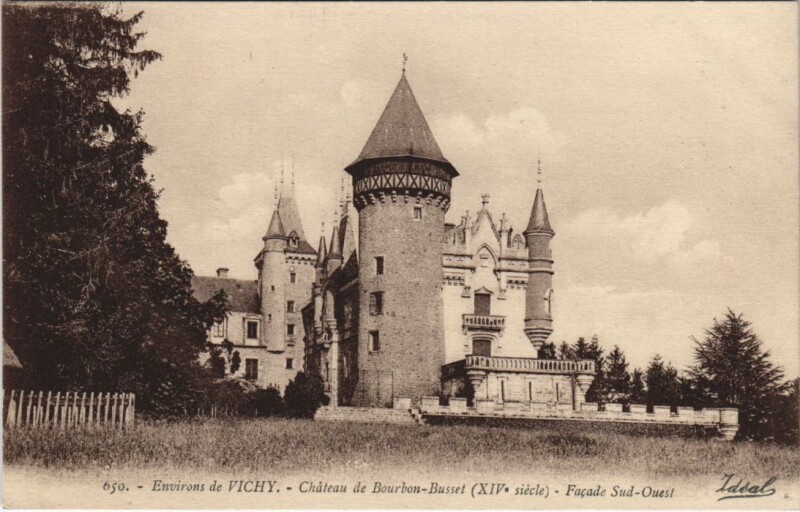 Carte postale ancienne Vichy Environs - Chateau de Bourbon-Busset à Busset