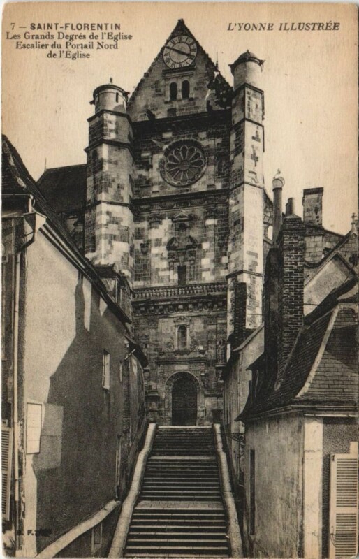 Carte postale ancienne Saint-Florentin L'Eglise - Escalier du Portail Nord à Saint-Florentin