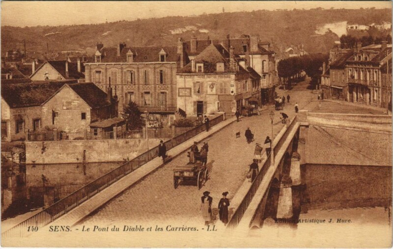 Carte postale ancienne Sens Le Pont du Diable et les Carrieres