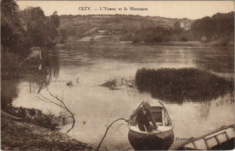 Carte postale ancienne Cezy L'Yonne et la Montagne