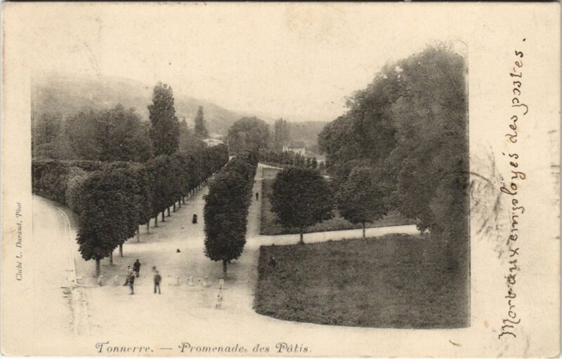 Carte postale ancienne Tonnerre Promenade des Patis France à Tonnerre