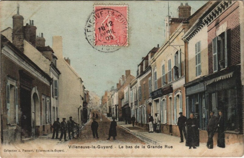 Carte postale ancienne Villeneuve la Guyard Le bas de la Grande Rue France à Villeneuve-la-Guyard