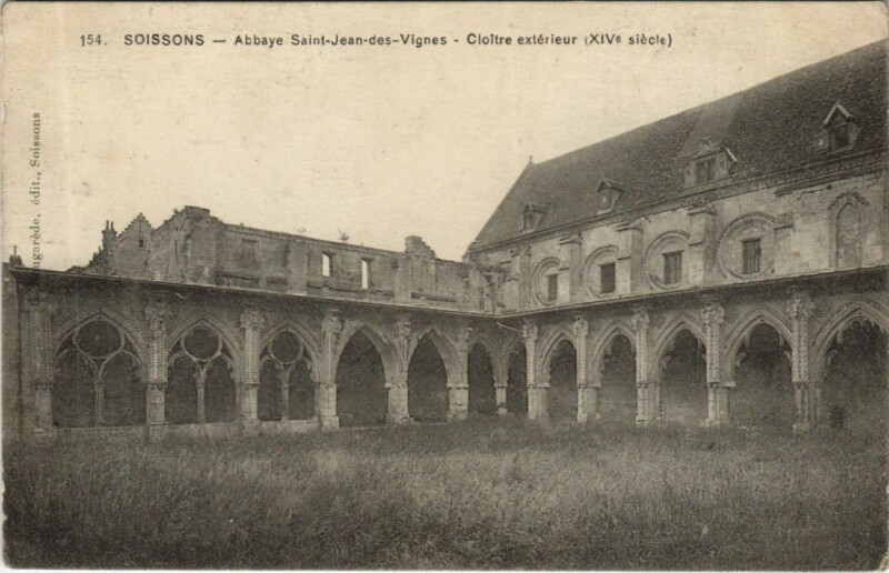 Carte postale ancienne Soissons Abbaye Saint-Jean-des-Vignes - Cloitre Exterieur