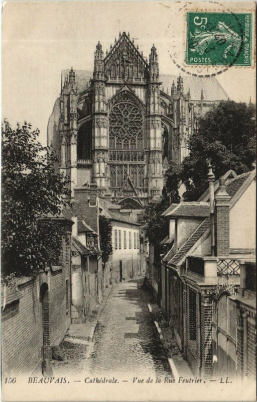Carte postale ancienne Beauvais Cathedrale - Vue de la Rue Feuthier à Beauvais