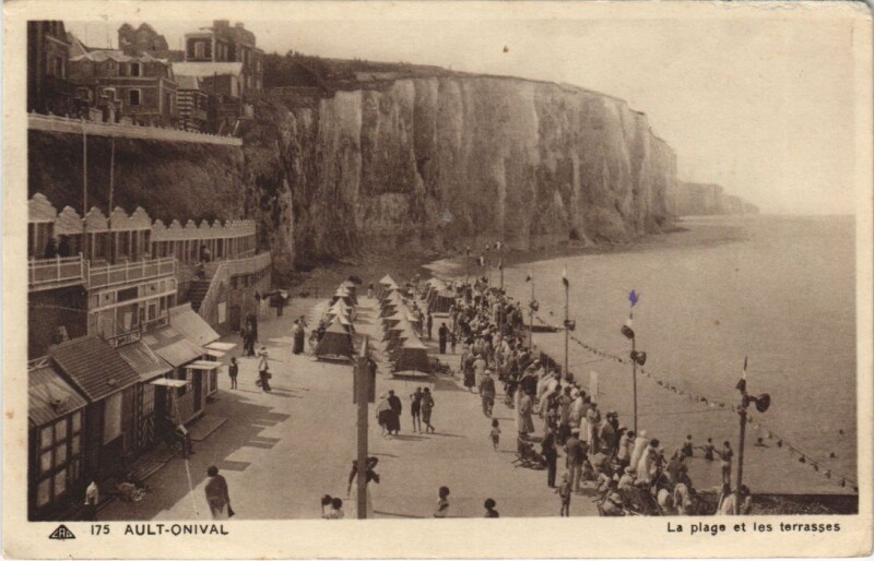 Carte postale ancienne Ault La Plage et les Terrasses