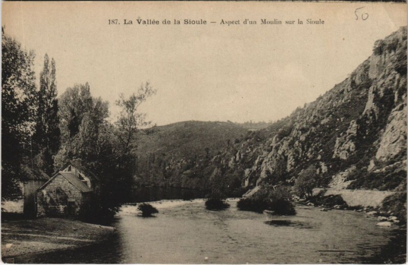 Carte postale ancienne Vallee de la Sioule Aspect d'un moulin sur la Sioule