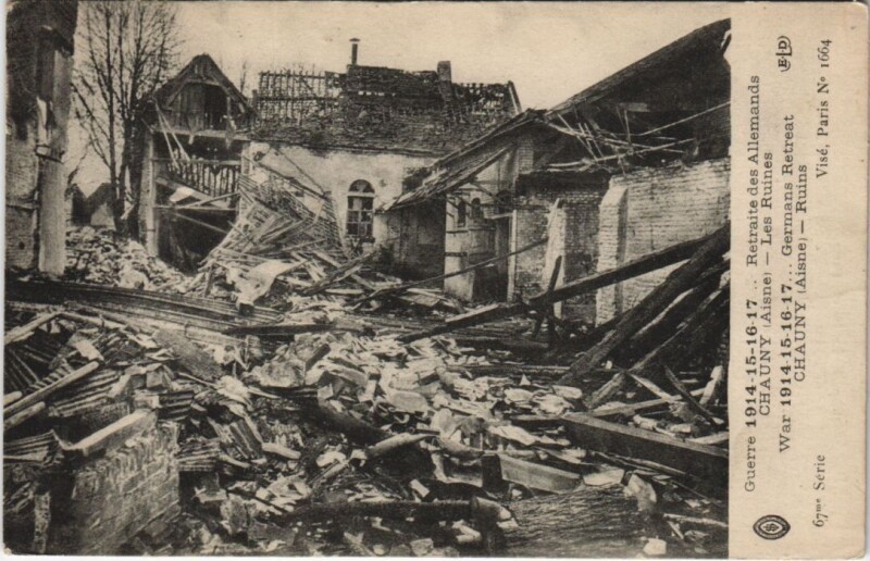 Carte postale ancienne Chauny Retraites allemands à Chauny