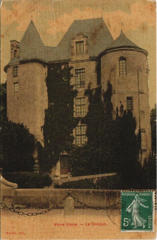 Carte postale ancienne Vic-Sur-Aisne Le donjon à Vic-sur-Aisne