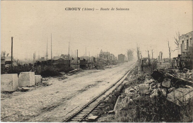 Carte postale ancienne Crouy Route de soissons à Crouy