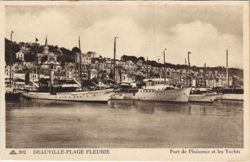 Carte postale ancienne Deauville Port de Plaisance et les Yachts à Deauville