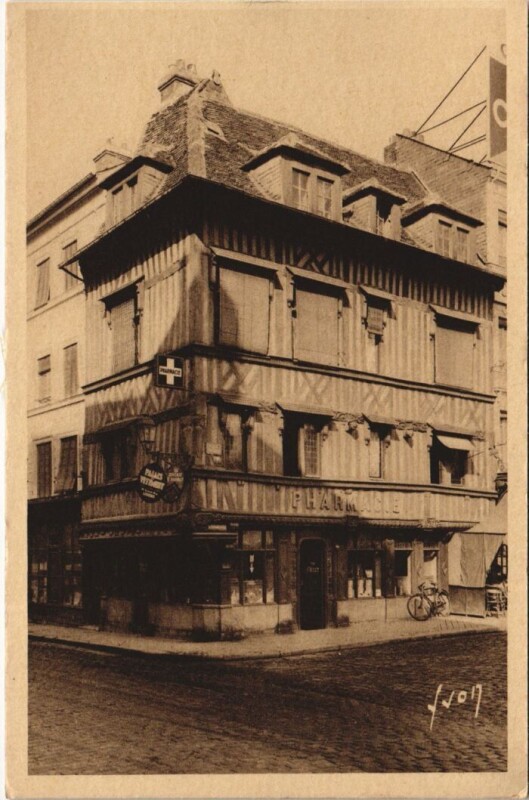 Carte postale ancienne Lisieux Maison du Xv. Siecle - Place Thiers à Lisieux