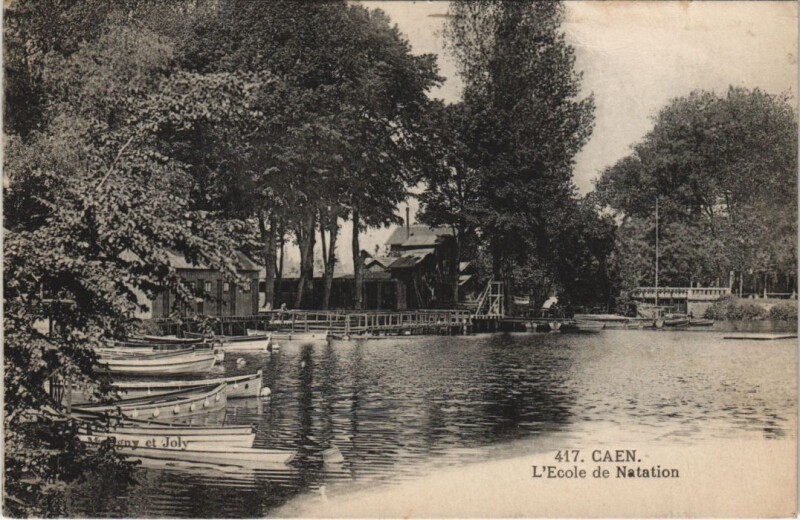 Carte postale ancienne Cabourg L'Ecole de Natation à Cabourg