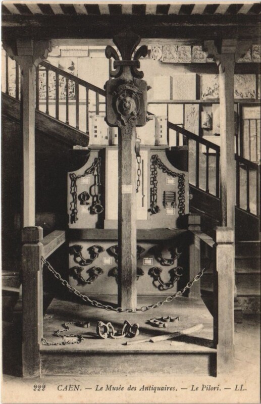 Carte postale ancienne Caen Le Musee des Antiquaires