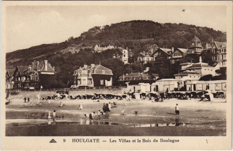 Carte postale ancienne Houlgate Les Villas et le Bois de Boulogne à Houlgate