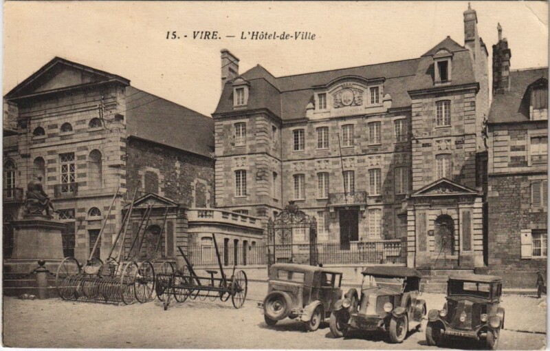 Carte postale ancienne Vire L'Hotel de Ville