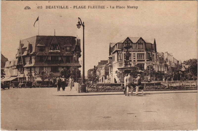 Carte postale ancienne Deauville La Place Morny à Deauville