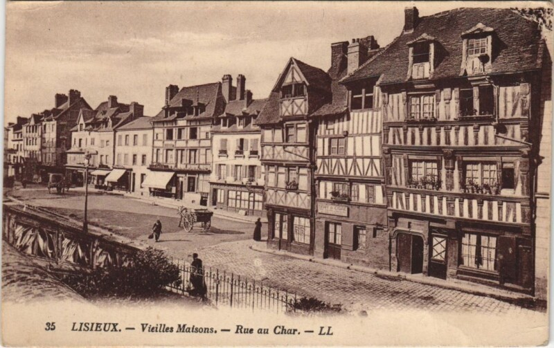 Carte postale ancienne Lisieux Vieilles Maisons - Rue au Char à Lisieux