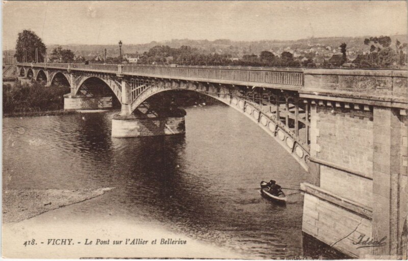 Carte postale ancienne Vichy Le Pont s l'Allier et Bellerive France à Vichy