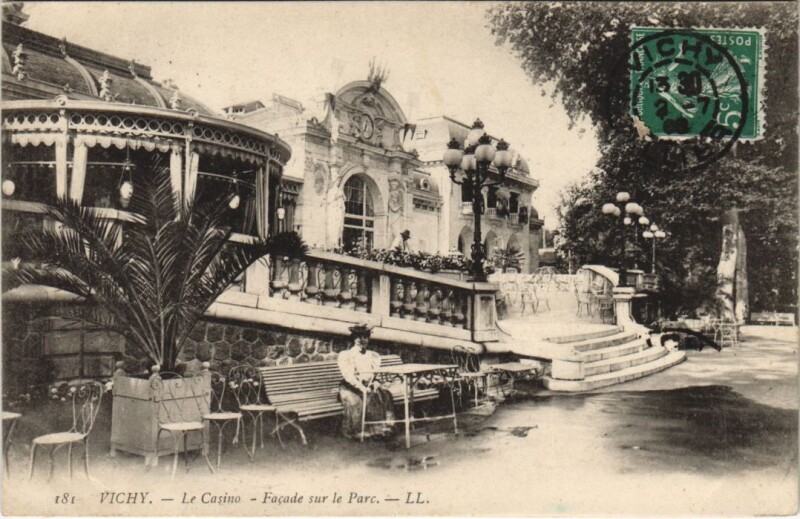 Carte postale ancienne Vichy Le Casino, Facade s le Parc France à Vichy